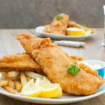 Fisch im Bierteig mit Pommes