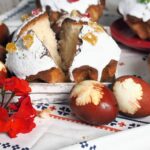 Kleiner Kuchen herbstlich angerichtet
